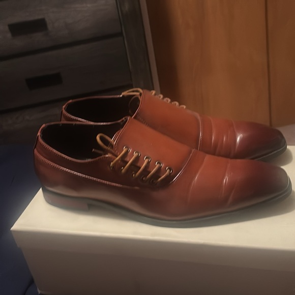Tan dress shoes size 13 - Picture 2 of 3